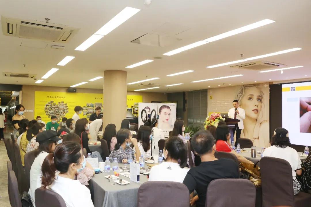 深圳陽光整形美容醫院開展沙龍羅志敏院長出席